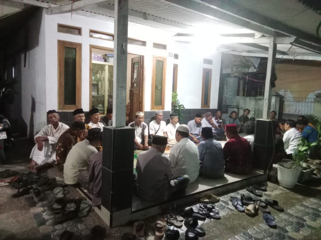 Pelaksanaan Do’a Tahlil Almarhum Gilang Anugrah Bin Mamat Rahmat Berlangsung Khikmat