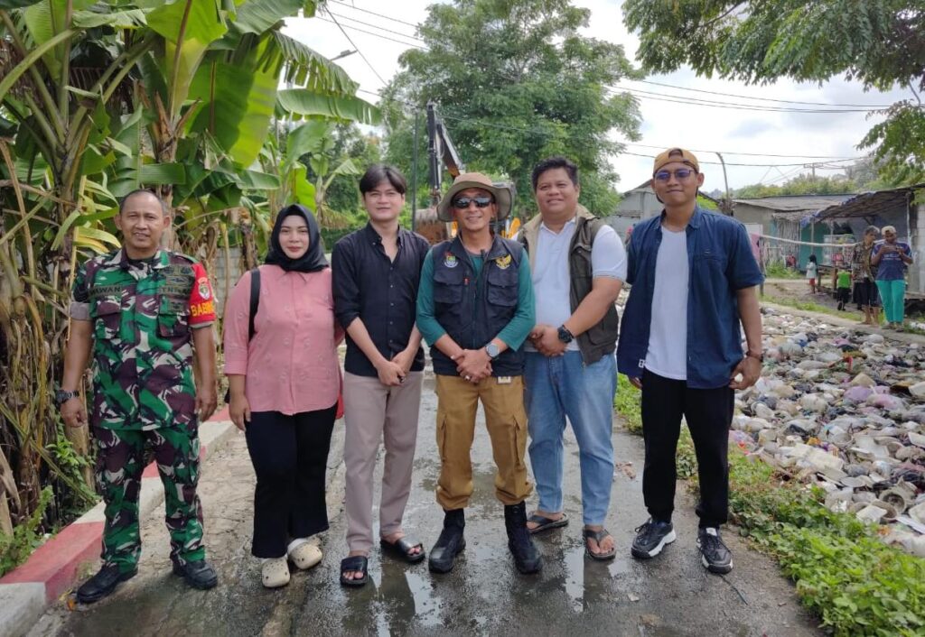 Serka Wawan Babinsa Desa Lemo Bersama Kades Lemo dan Camat Teluknaga Gelar Kerja Bakti