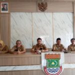 Briefing Staf Aparatur Kelurahan Salembaran Jaya Melakukan Briefing Dalam Upaya Meningkatkan Kapasitas Kinerja Para Staf, Dalam Melaksanakan Tugas Pelayanan Kepada Masyarakat IMG-20250219-WA0112