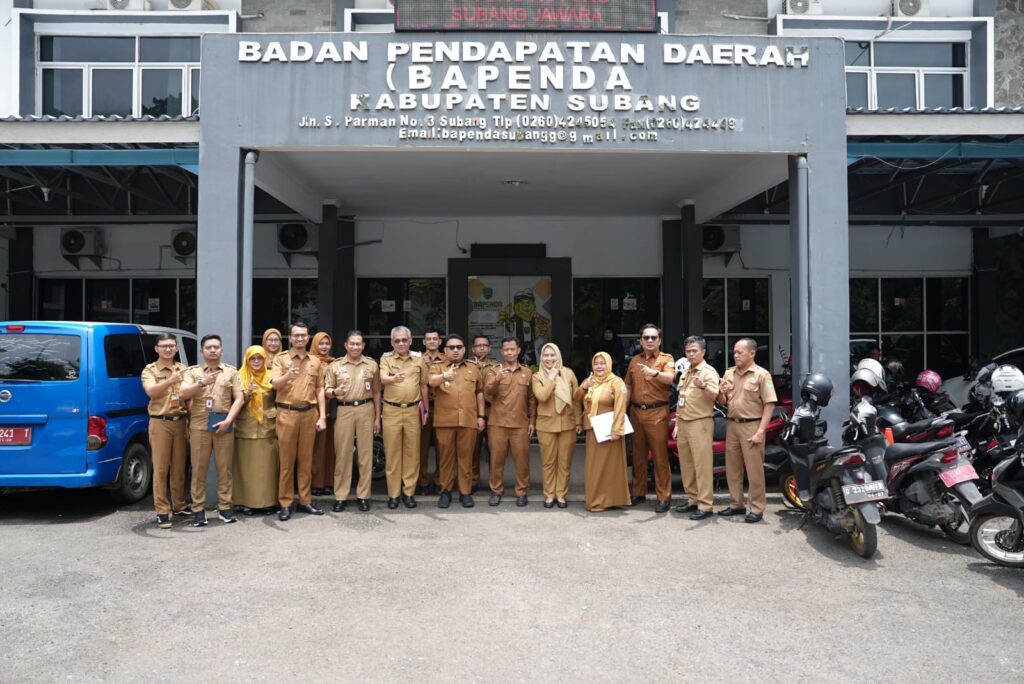 Hari Pertama Kerja Lakukan Sidak ke Bapenda, Bupati Subang: Semua Wajib Bayar Pajak!