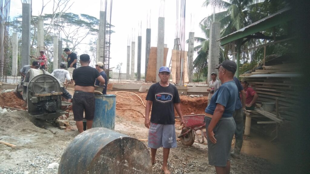 Masyarakat Desa Fajar Baru Budayakan Gotong Royong Pembangunan Masjid Baiturrahim