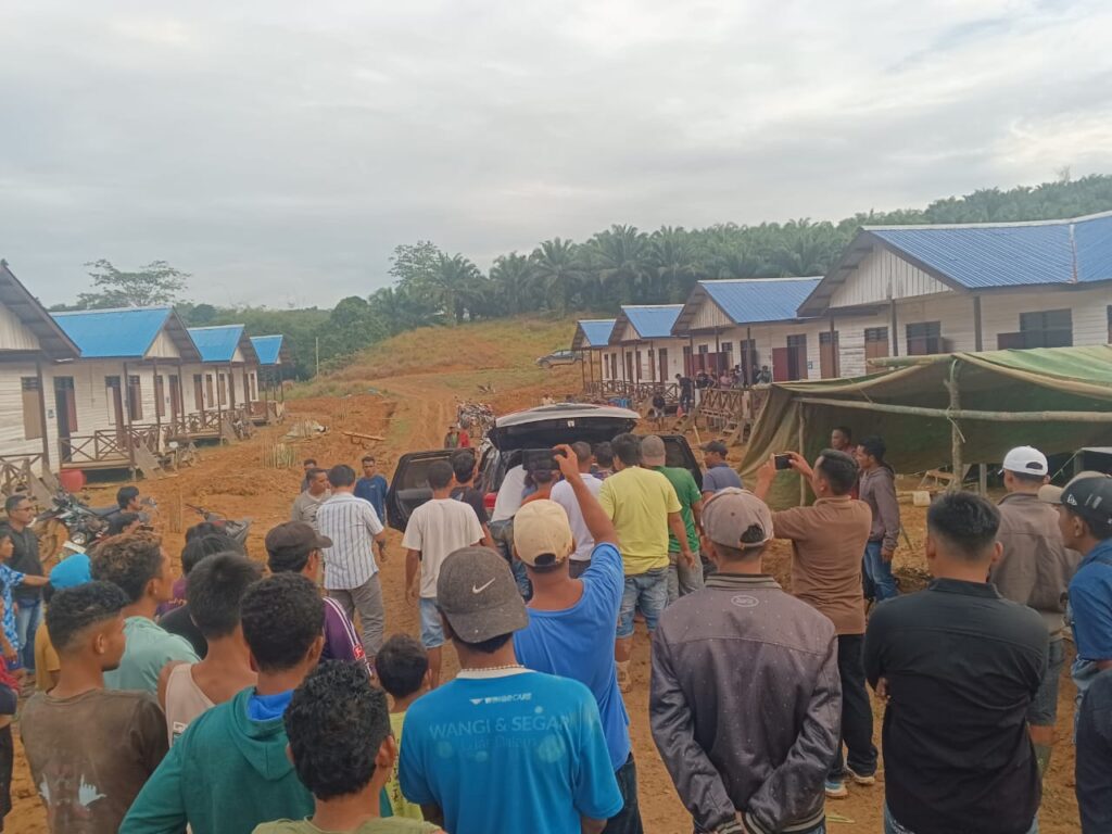 KELUARGA ALMARHUM ISIDORUS JABUT UCAP TERIMA KASIH KE-PEMDA MATIM DAN KAPORLES MATIM”