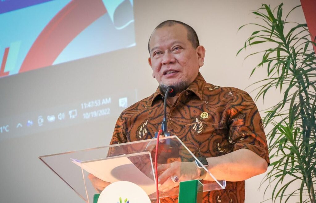 66 Tahun Dekrit Presiden: Sebuah Peta Jalan Penulis: AA LaNyalla Mahmud Mattalitti