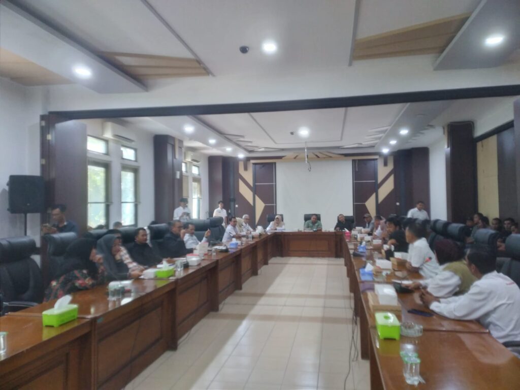 Komnas PPA Jawa Timur Datangi DPRD Kabupaten Pasuruan Agar Peduli Terhadap Korban Pelecehan Sexsual Dibawah Umur.