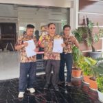 Ketua GM.FKPPI Ayik Suhaya.S.H. Datangi Polres Pasuruan, Penuhi Panggilan Terkait Laporan Ujaran Kebencian Rifka Tjiptaning Terhadap Soeharto. IMG-20251204-WA0082