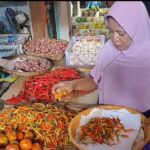 Harga Cabe Rawit Merah Di Pasar Tradidional Kota Pasuruan Melangit Akibat Cuaca Buruk. IMG-20251209-WA0120