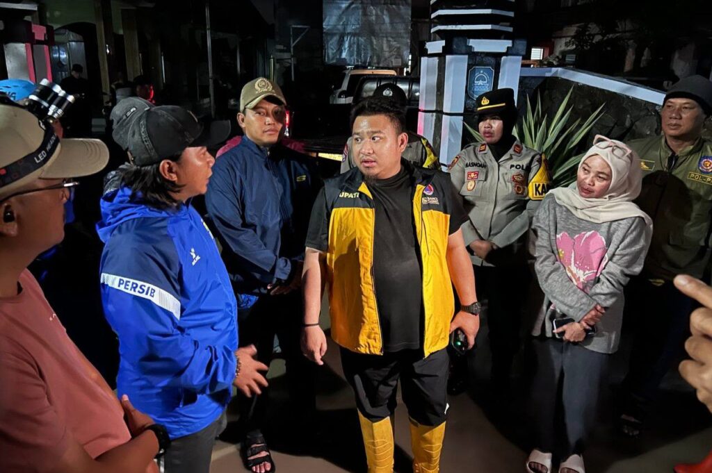 KETEGASAN KANG REY PUTUS SIKLUS BANJIR PANTURA, BERMALAM DI POSKO DAN DORONG PERCEPATAN NORMALISASI SUNGAI*