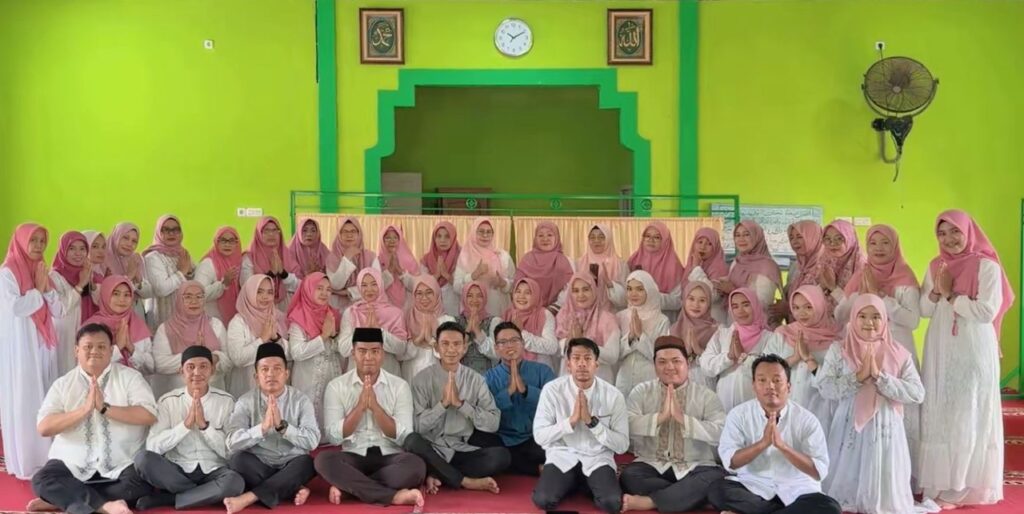 SD Negeri 81 Jakabareng Gelar Acara Tradisi Ruahan Bersama Pengurus Komite Menjelang Ramadhan