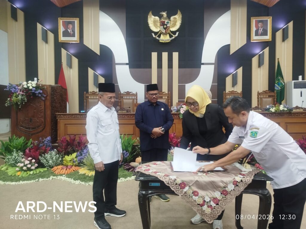 DPRD Kabupaten Pasuruan Tetapkan Keputusan LKPJ Bupati 2025, Soroti Inovasi dan Investasi Ramah Lingkungan