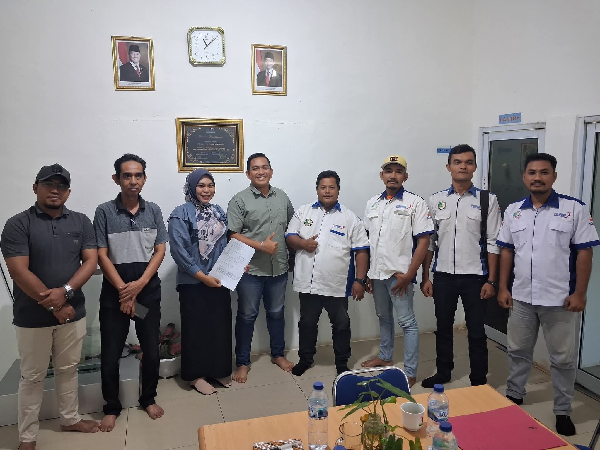 Benturan Agenda Aksi Di DPRD Riau,Buruh Urung Turun Kejalan Dan Pilih  Degosiasi