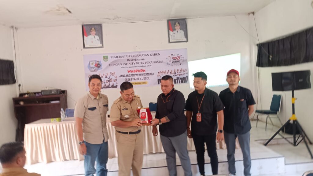 Camat Kabun Instruksikan Kades Bawa Warga, Perangi Ancaman Judol dan Pinjol Ilegal