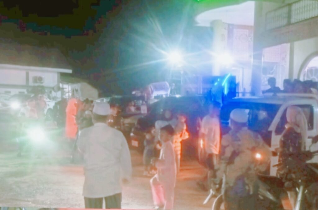 Ratusan Warga Tanjung Pauh Ikuti Pawai Obor Takbiran, Dikawal TNI-Polri