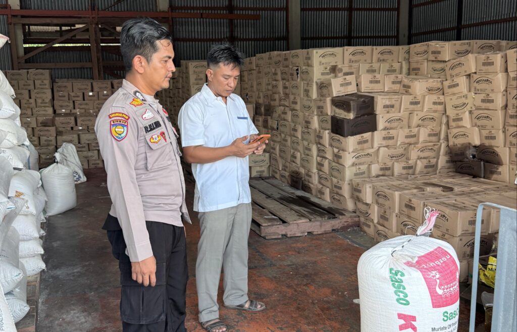 Polsek Kepenuhan Bantu Petani Jual Hasil Panen Jagung ke Bulog