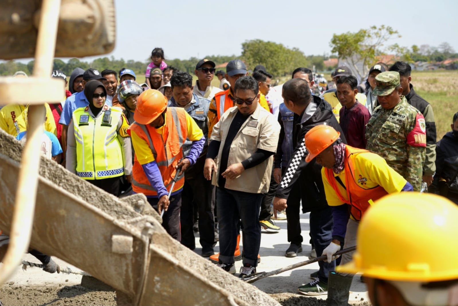 Program Saba Desa Bupati Subang Kembali Belusukan Tinjau Infrastruktur Pendidikan & Kesehatan Pastikan Pelayanan Rasakan Masyarakat