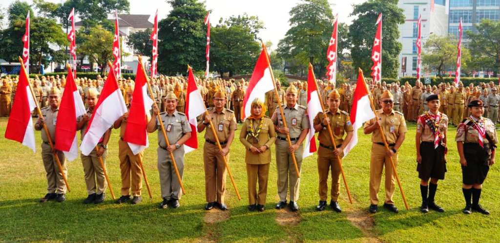 8.000 Bendera Merah Putih Dibagikan Pemkot Jakbar Sambut HUT ke-81 RI